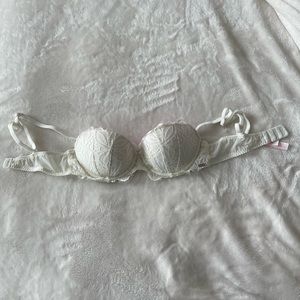 32B Victoria’s Secret Push-Up Bra